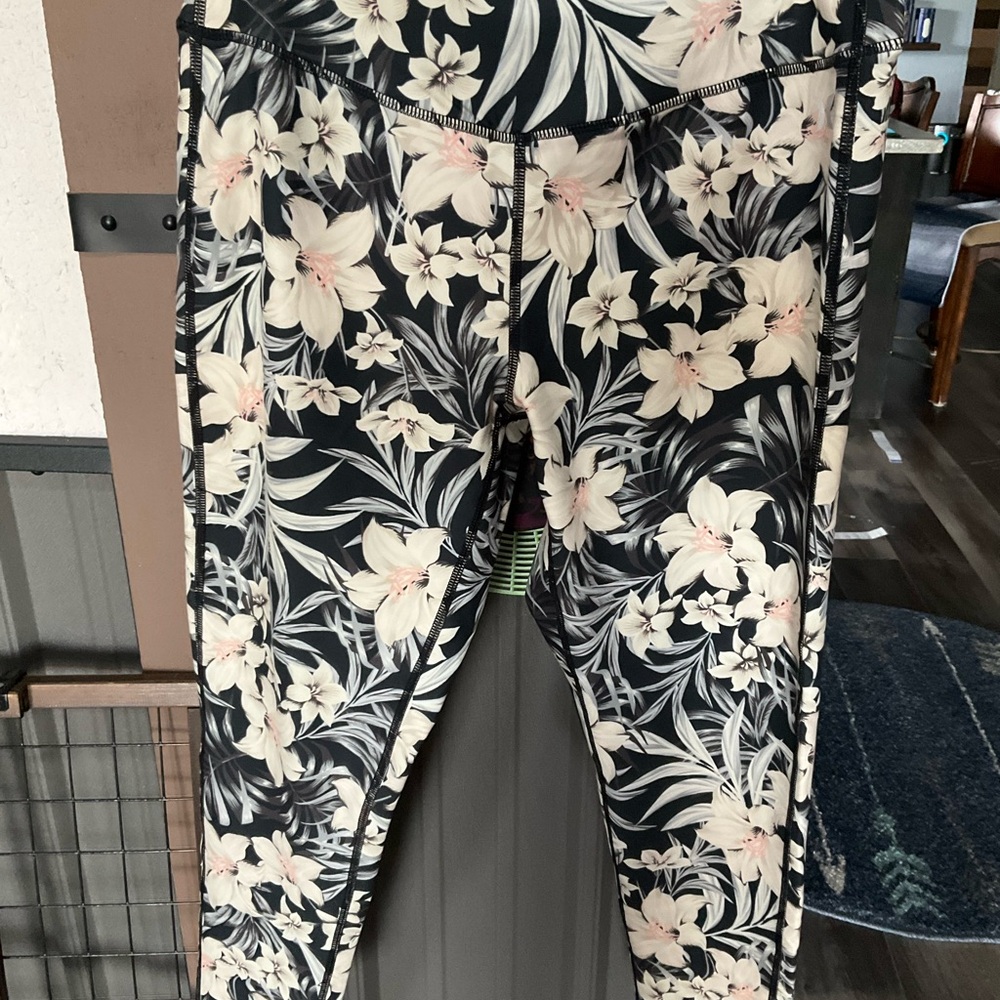 Hurley Black Leggings with Cream Floral Print